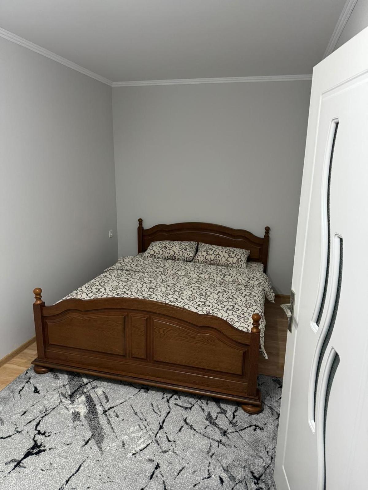 Apartament Str Grenoble Кишинёв Экстерьер фото